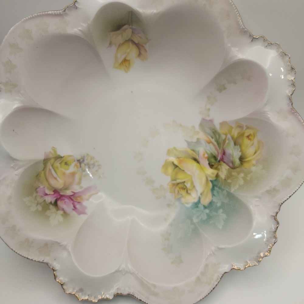 RS Prussia Bowl Floral Yellow Roses Antique Porcelain Scalloped Gold Accent‎
